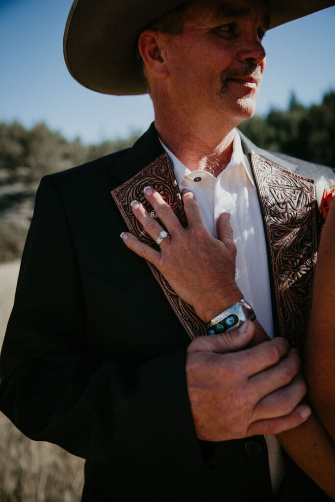Western-inspired wedding portraits taken by Eastern Montana wedding photographer Chelise Boysun.